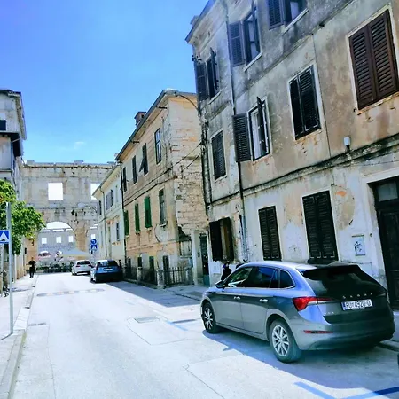 Daire Center Colosseum